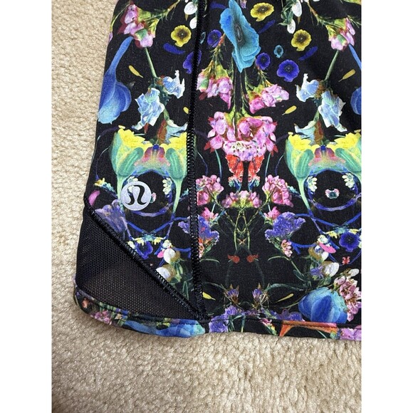 Size 6 (Small) Lululemon Shorts Floral Print Mesh Detail (Flaw, See Pics) - Picture 4 of 8